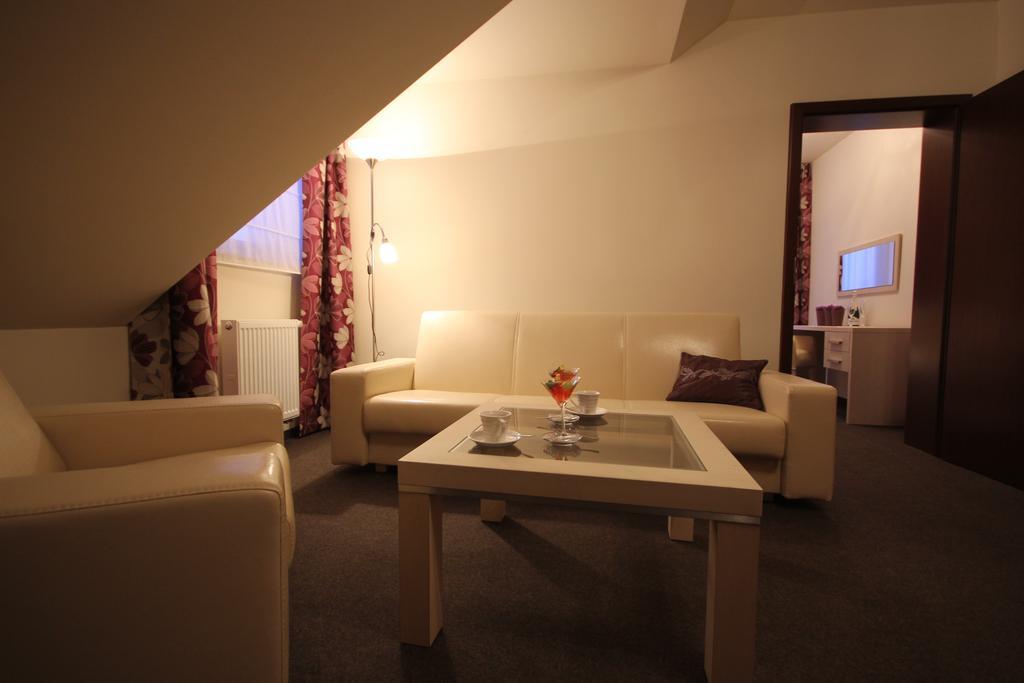 Biała Akacja Resort&Business Prudnik Zimmer foto